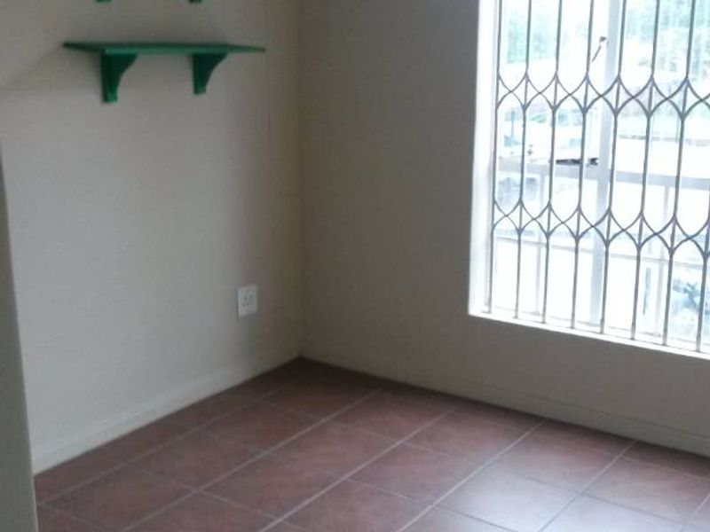 2 Bedroom to rent in Waterkloof Glen - Photo 7
