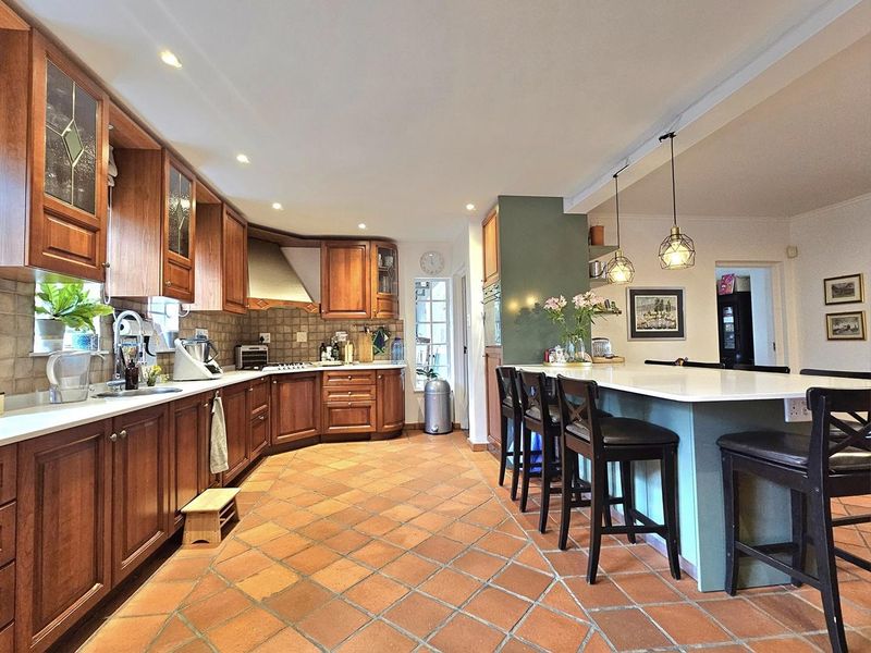 TO LET – Modern Executive Home in Ludwigsdorf | Fully Furnished - Photo 4