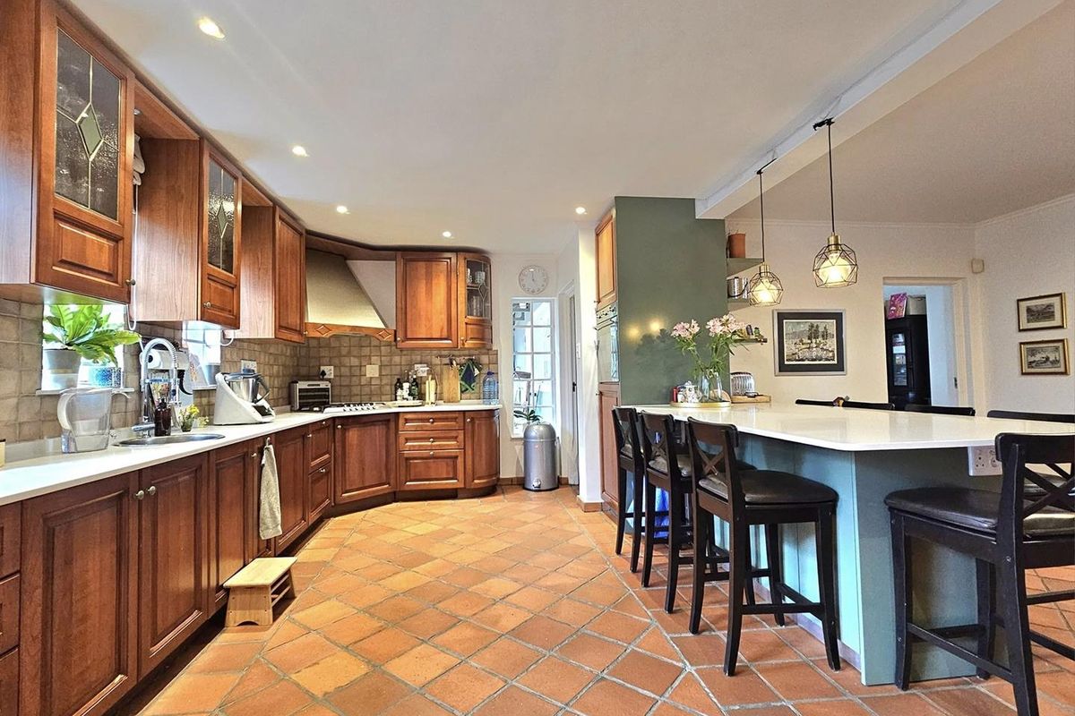 TO LET – Modern Executive Home in Ludwigsdorf | Fully Furnished - Photo 4