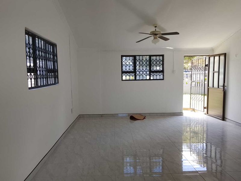 🏡 Move-In Ready 2-Bedroom Home for Sale off Lower Bombay Road – Recently Renovated & Upgraded - Photo 6