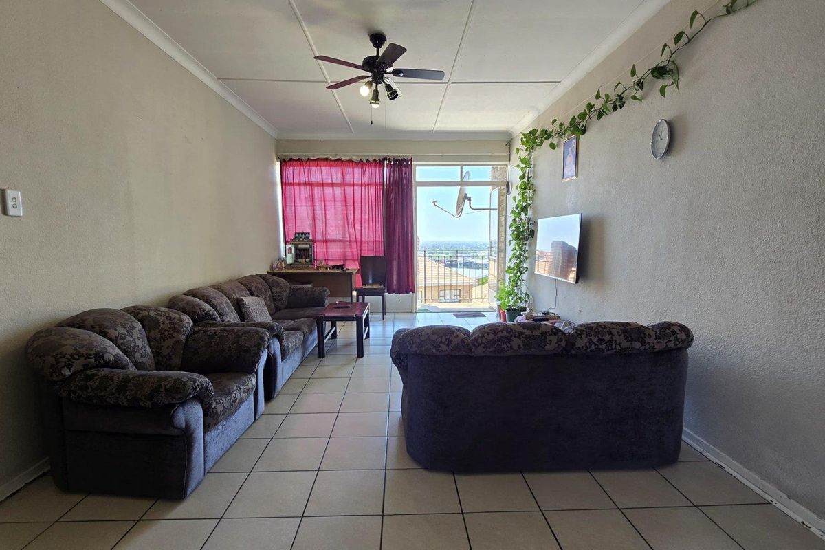 1 Bedroom Apartment / Flat for Sale in South Crest - Photo 4