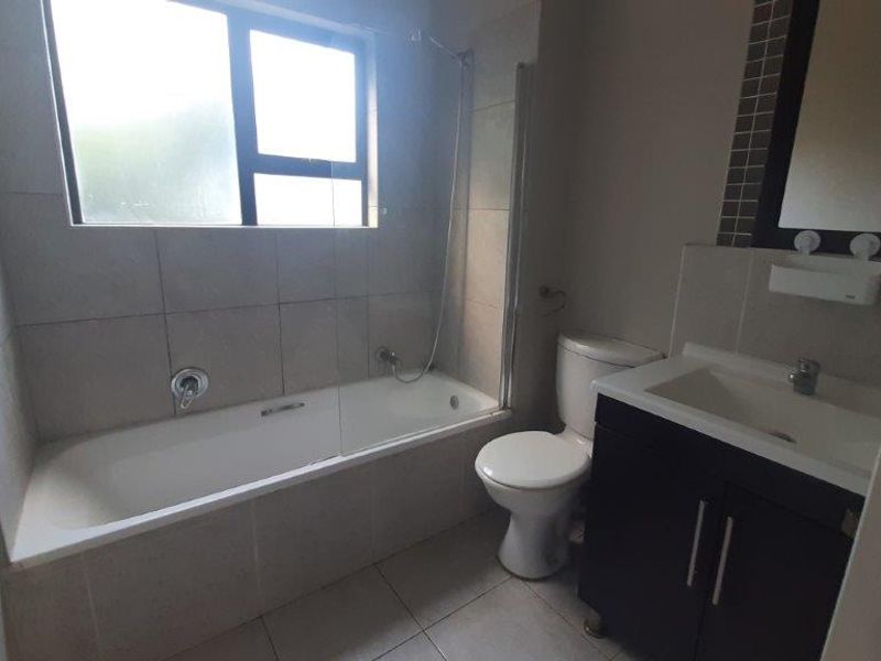 Sole Mandate !!! Beautiful Apartment For Sale in Palm Lakes Estate - Photo 6