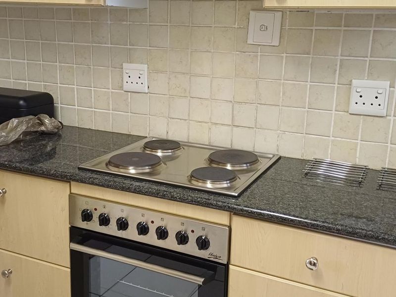 2  BED APARTMENT BENMORE GARDENS - Photo 9