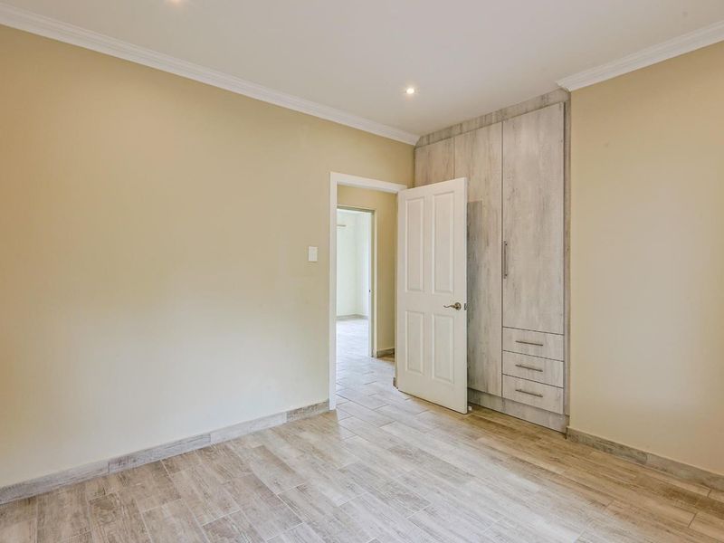 Stunning Modern 4 Bedroom, 2.5 Bathroom Home for Rent - Photo 9