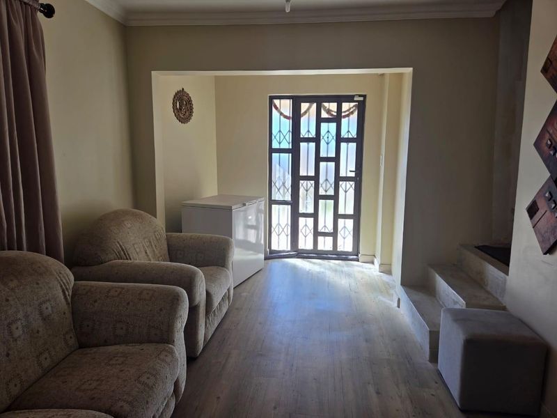 5 Bedroom House for sale in Moorton - Photo 5