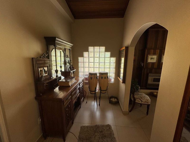 Large Home with flatlets for sale in a boomed off street - Photo 4