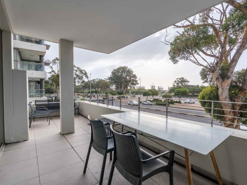 Modern Studio in prime location! - Photo 7