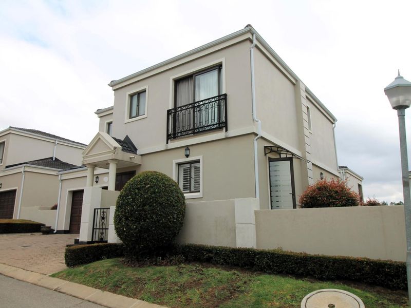 Charming Three Bedroom Family Home in Excellent Estate - Photo 2