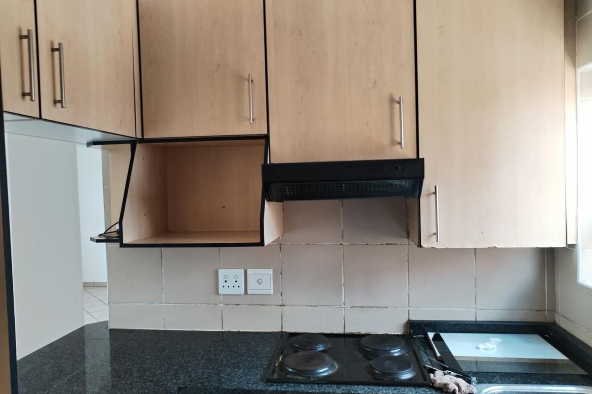 Winchester Hills: Where Privacy Meets Modern Living! - Photo 4