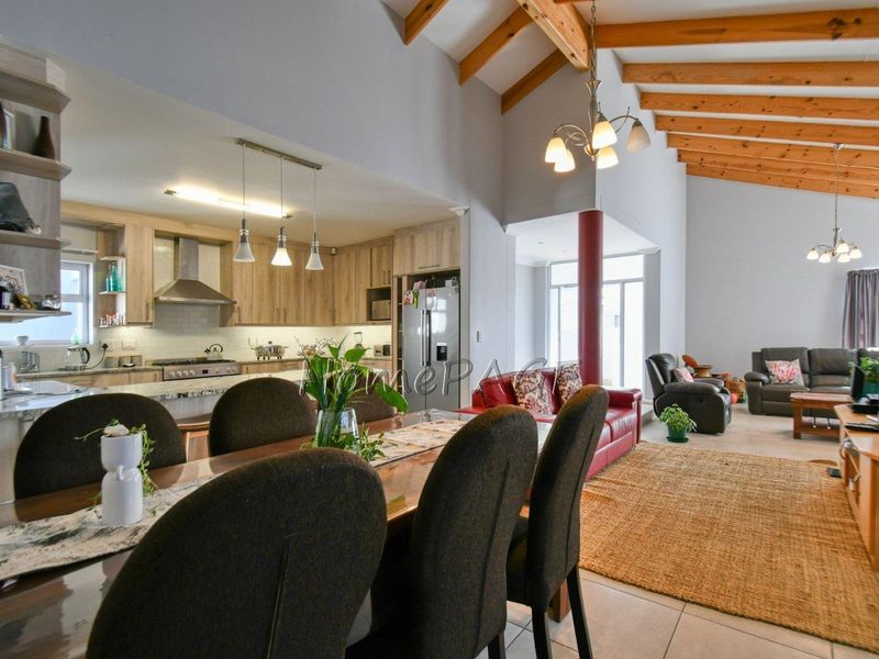 Meersig, Walvis Bay:  VERY ATTRACTIVE HOME is for Sale - Photo 10