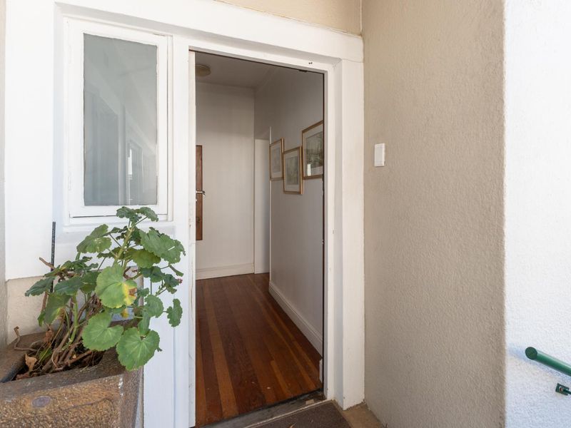 Stunning sea and mountain view apartment For Sale - Photo 2