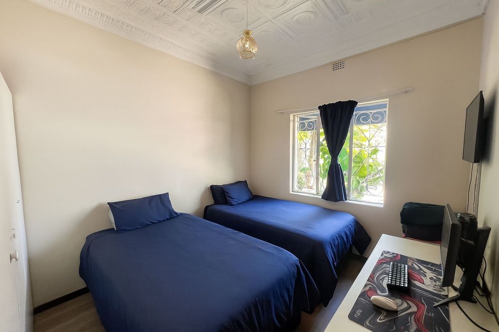 Second bedroom with bic