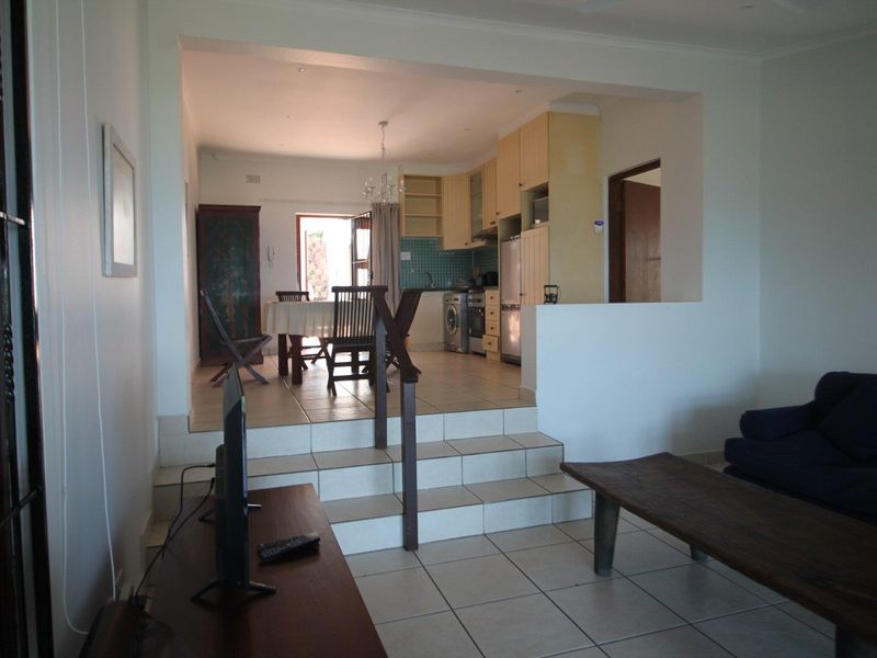 Furnished 2 bedroom House - Photo 4
