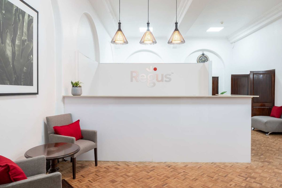 All-inclusive access to coworking space in Regus Country Club. - Photo 3