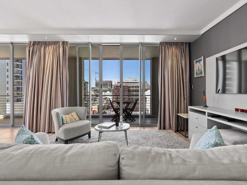 Five-star hotel living in the heart of Cape Town - Photo 10