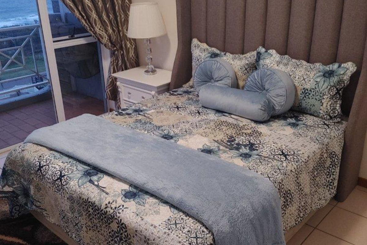 Prime Coastal Investment – Penthouse Living Opposite Scottburgh Main Beach - Photo 4