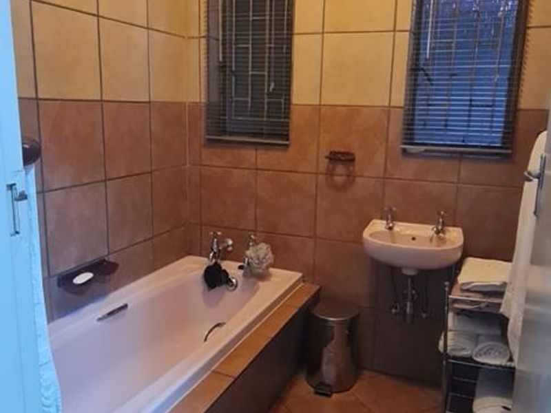3 Bedroom House For Sale in Vanderbijlpark SE - Photo 9