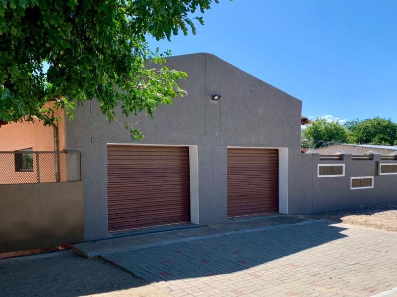 3-Bedroom Home with Versatile Flatlet & Double Garage – Prime Value in Okahandja! - Photo 3