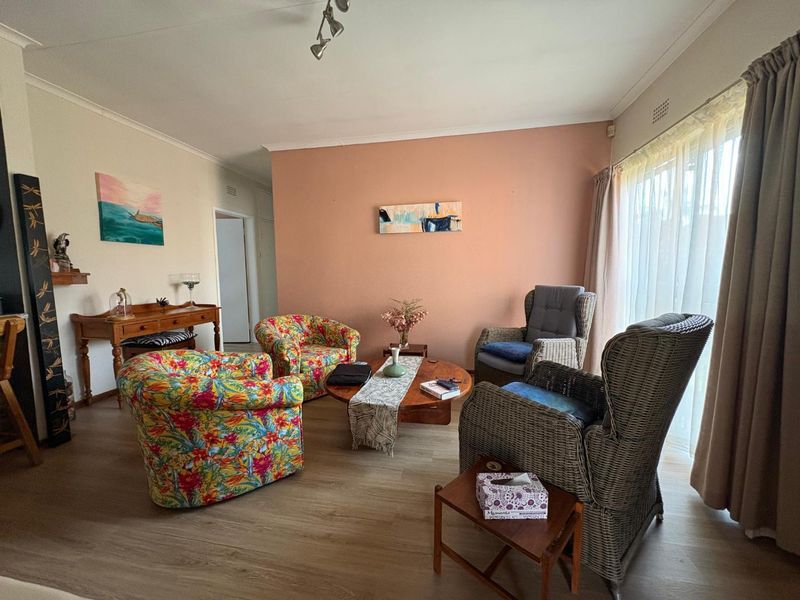 Exclusive Corner Unit with Private Garden and Double Garage - Photo 7
