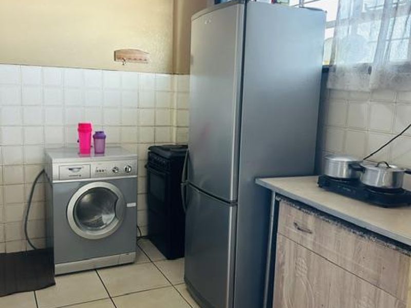 Affordable 2-Bedroom Flat for Sale - Photo 8