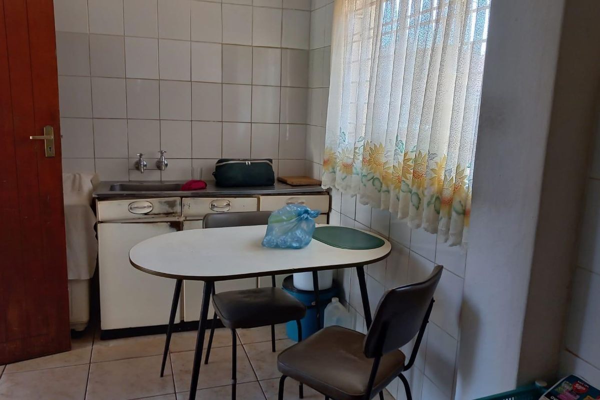 3 Bedroom house in Laudium - Photo 5