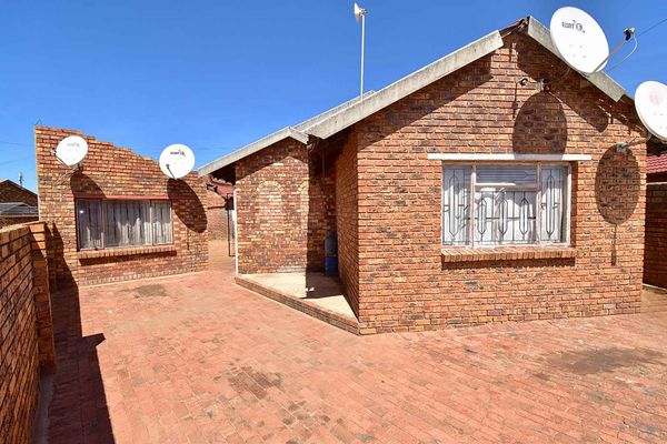 3 Bedroom House in Daveyton Ext 2 For Sale R725,000 #2366832