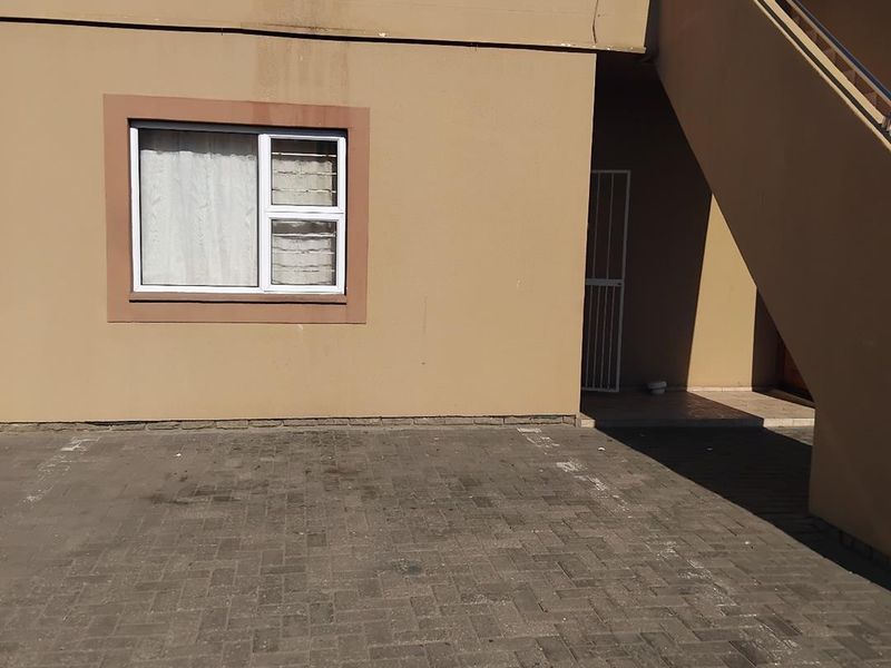ACT NOW -  UNIT FOR SALE 🔥🔥🔥 - Photo 2
