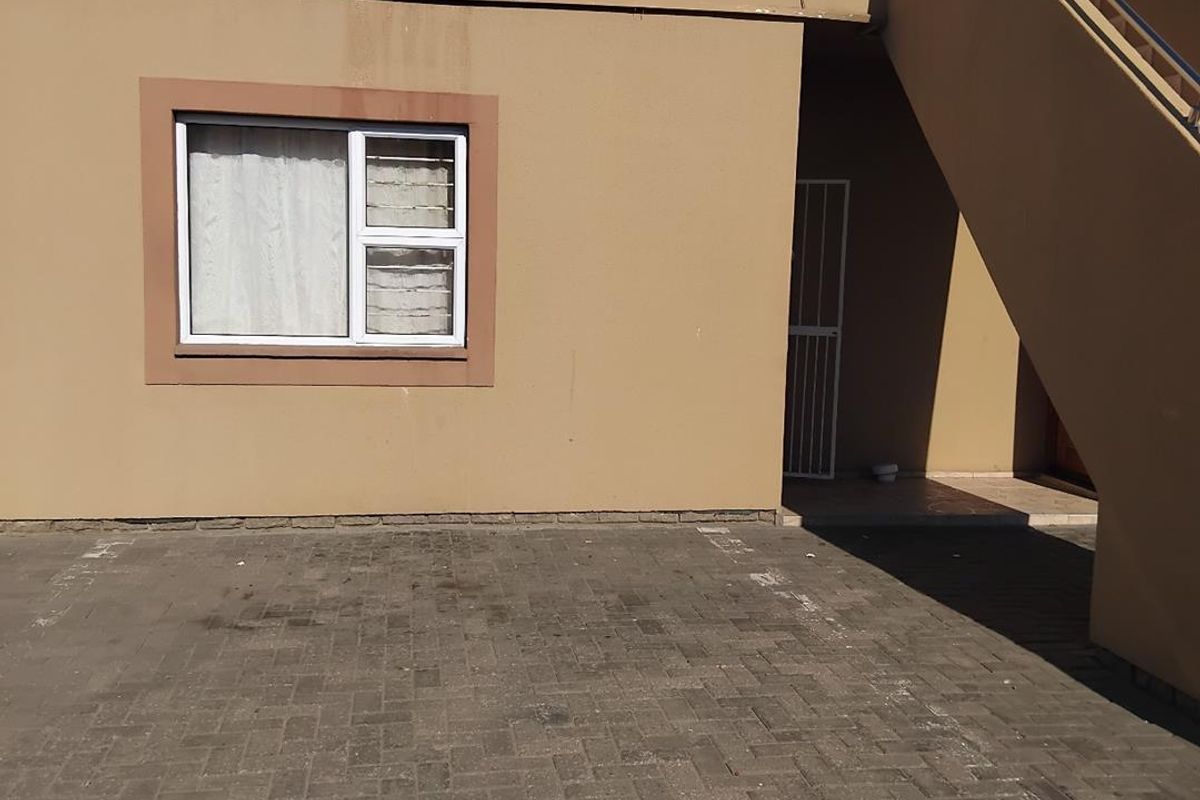 ACT NOW -  UNIT FOR SALE 🔥🔥🔥 - Photo 2