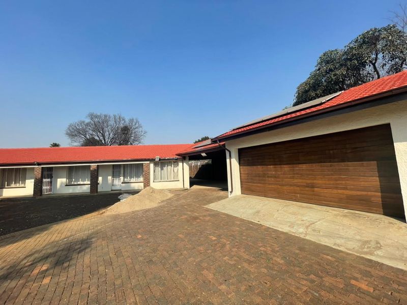 Secure, Comfortable 3-Bedroom Rental Near Kempton Gate! - Photo 2