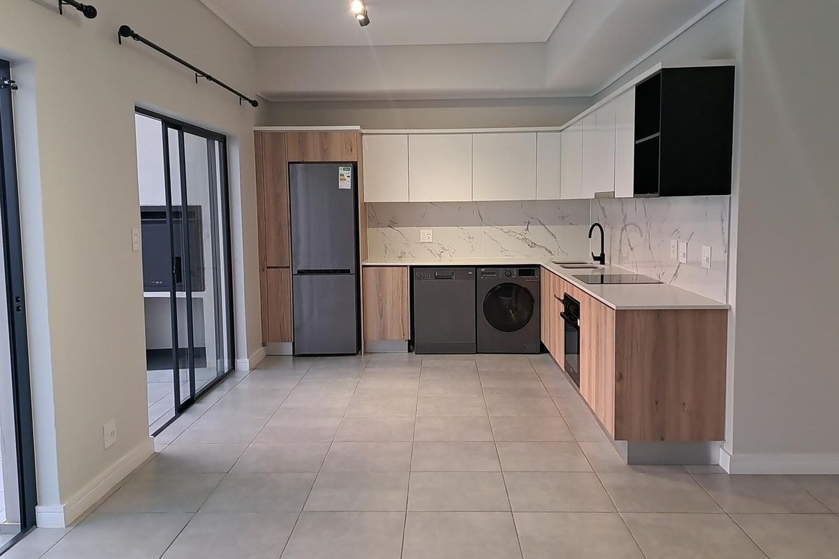 Luxury 3-Bedroom Penthouse Apartment Munyaka - Photo 2