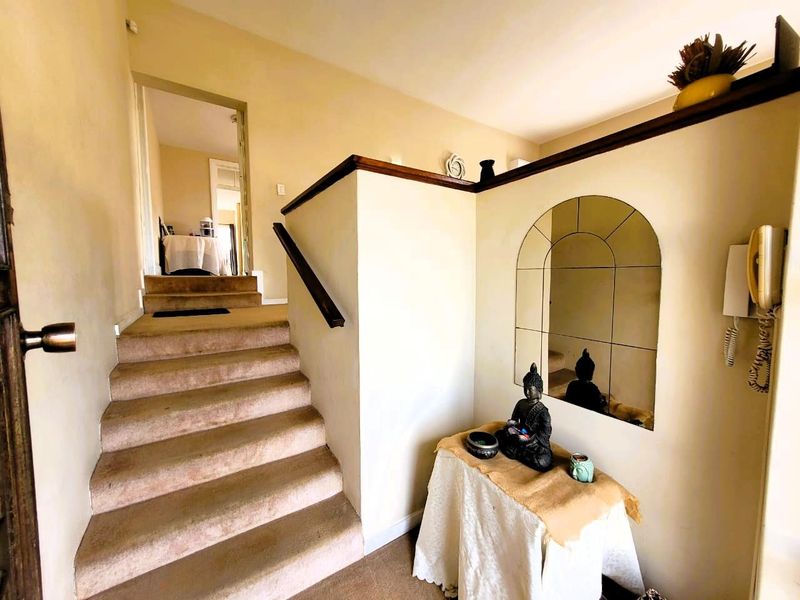 Double Volume Spacious Glenwood Home - Photo 5