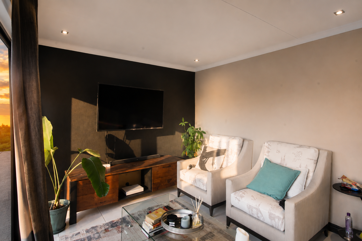 3 Bedroom house for sale in Clayville, Midrand Village Estate - Photo 3
