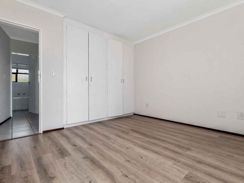 2 BEDROOM, 2 BATHROOM APARTMENT FOR SALE IN FOURWAYS - Photo 8