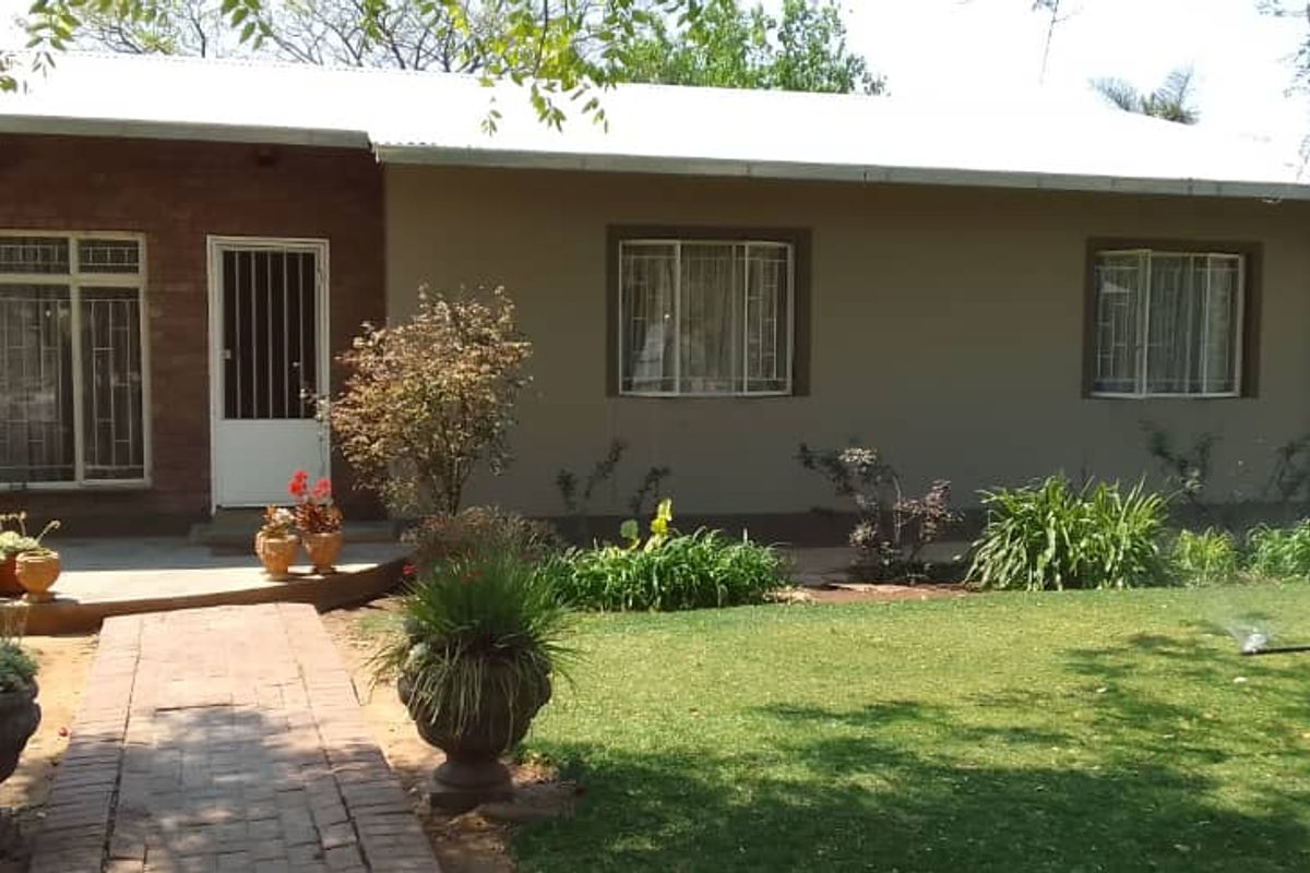 Ideal Family House - Photo 3