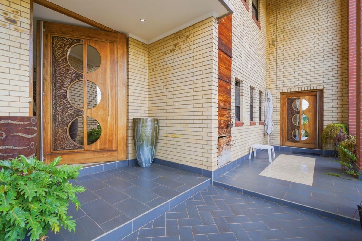Elevated Living in Cornwall Hill - Photo 5