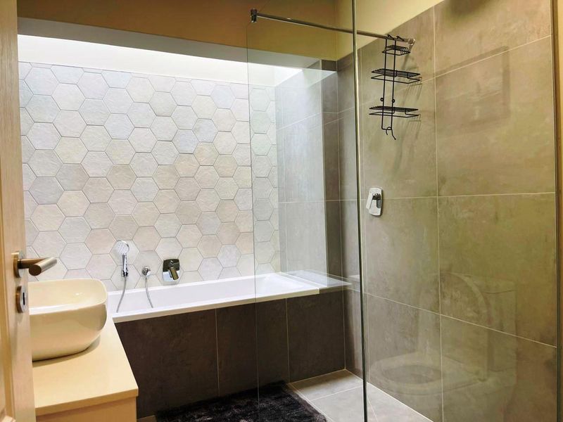Ultra Modern Fully Furnished Townhouse for Rent in Swakopmund Mile 4 - Photo 10