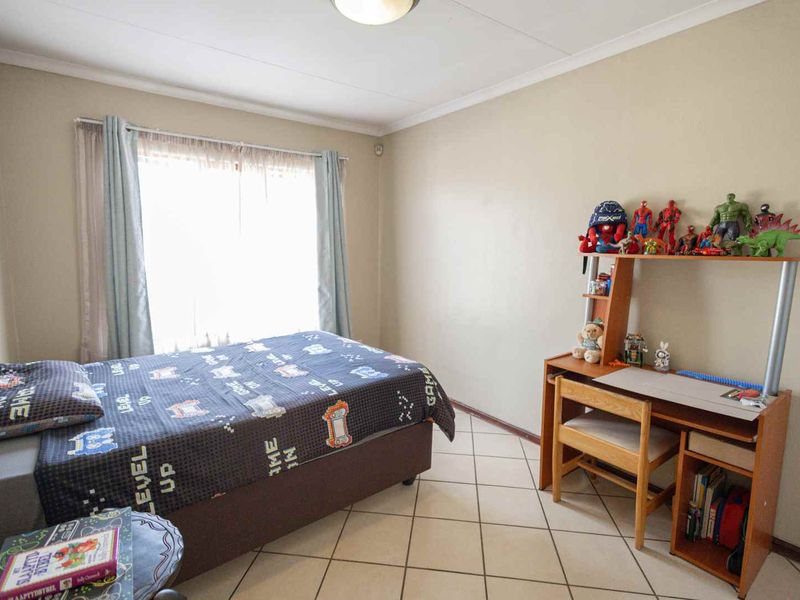 Two bedroom Duplex Townhouse in Celtisdal, Centurion - Photo 10