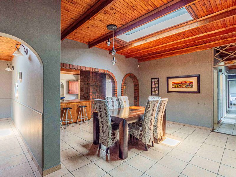 Famiky Home for Sale in Boomed off Area - Photo 7