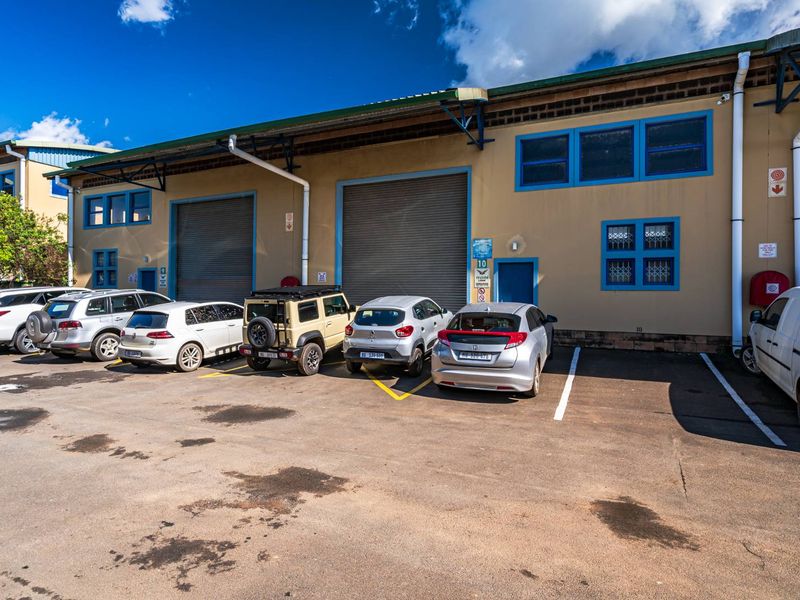 Secure CCTV-Monitored Unit in Prime Industrial Park - Photo 7