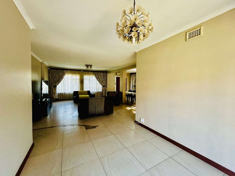 For Sale | The Wolds  | 4 Bedroom 2 Bathroom House - Photo 6