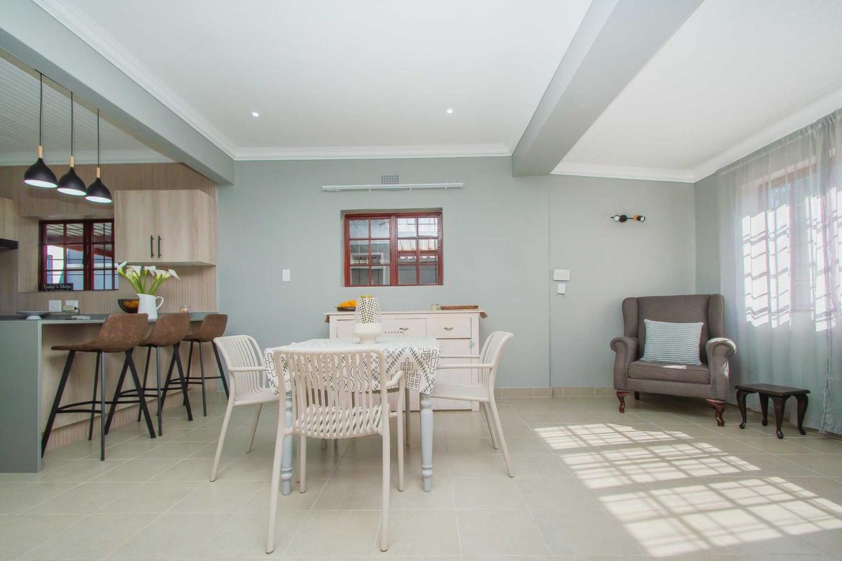 Newly Renovated Interior with All the Space of Yesteryear and Flatlet - Photo 3