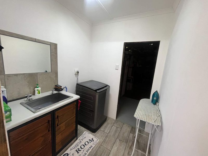 Low-Cost Country Living Just Outside Upington - Photo 10