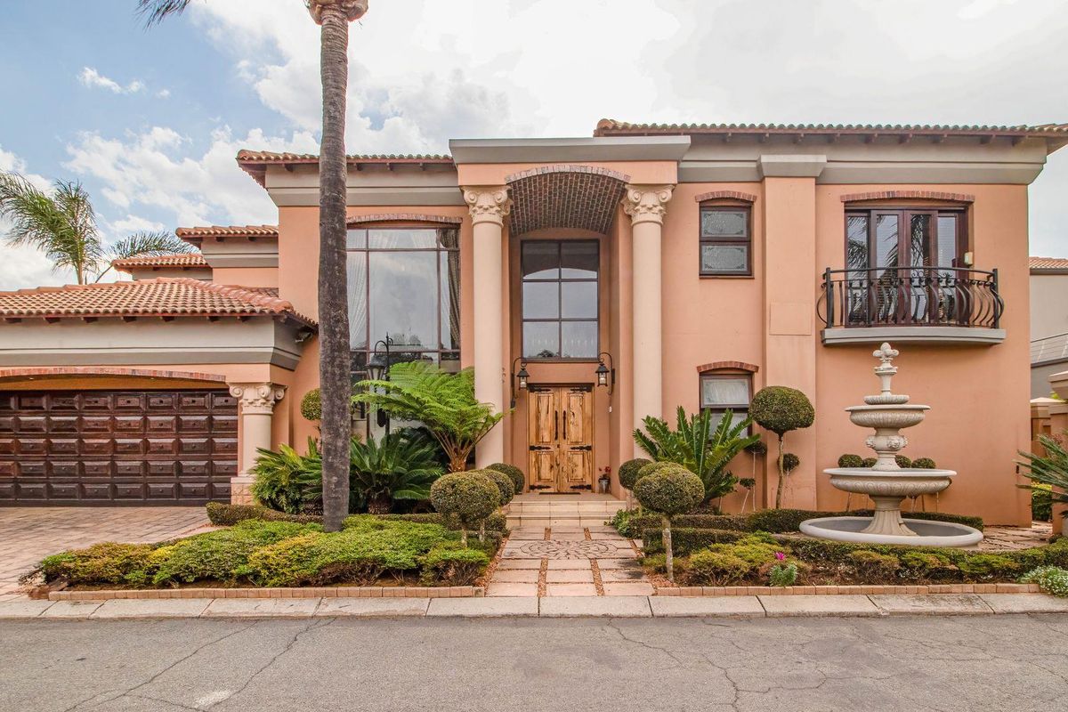 Experience Refined Living in the Monte Cristo Estate! - Photo 2