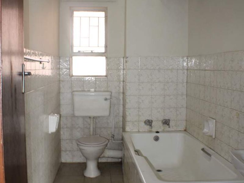 2.5-Bedroom Apartment to Rent in Pretoria Gardens- Suiderland Building - Photo 8