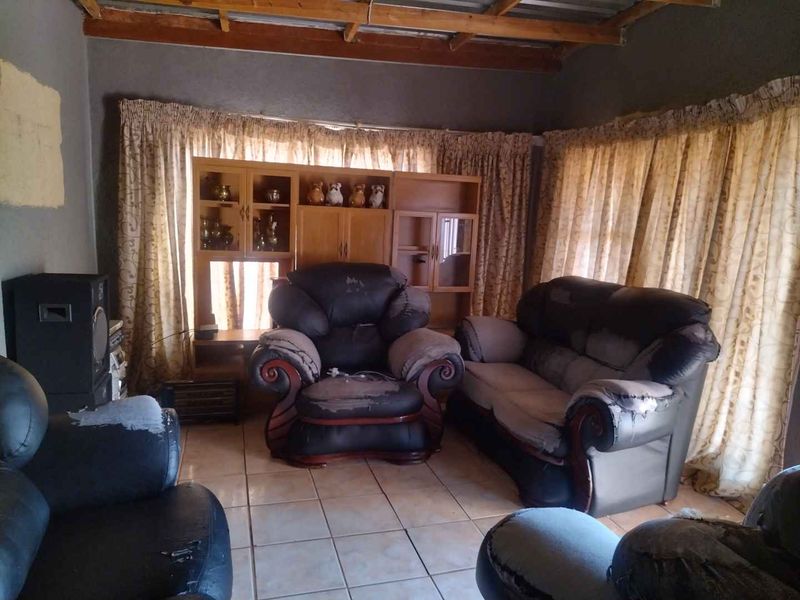2 bedrooms house for sale in Soshanguve South EXT 1 - Photo 4