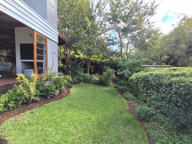 Entertainers's dream home with a Flat and Views for Days - Photo 7