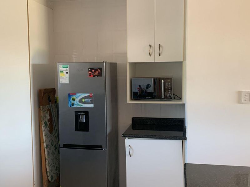 3 Bedroom, Groundfloor Townhouse for Sale in Hibberdene - Photo 2