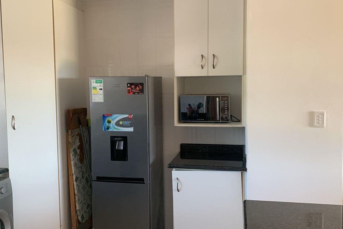 3 Bedroom, Groundfloor Townhouse for Sale in Hibberdene - Photo 2