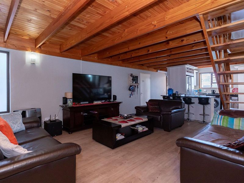 Stunning 3 bedroom 2 bathroom family home for sale in Pomona - Photo 7