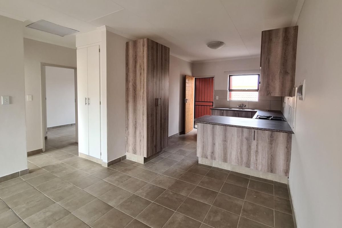 Perfect Second Floor 2Bedroom lockup and go! - Photo 4